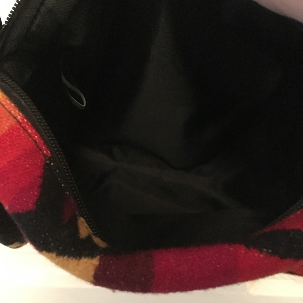 SOLD HP 2/14 🎉Vibrant Pendleton Purse - Picture 4 of 6